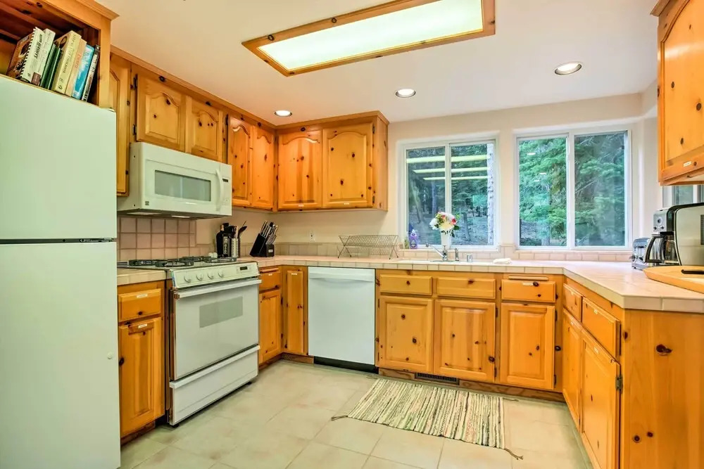 Hot Tub Access, Near Skiing: Tahoe Donner Cabin