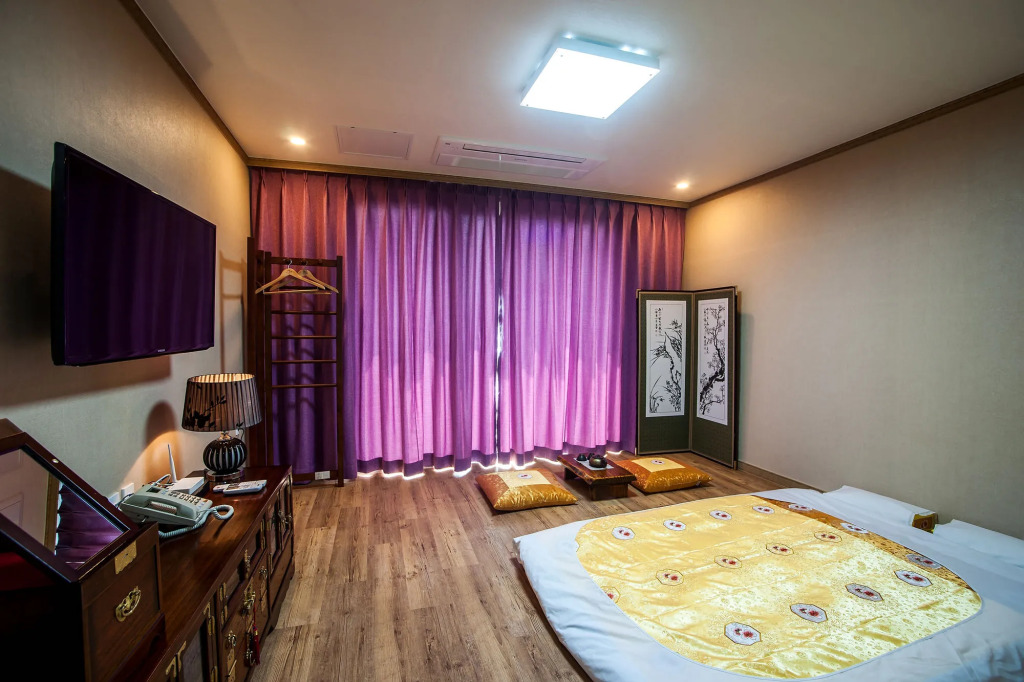 J View Hotel