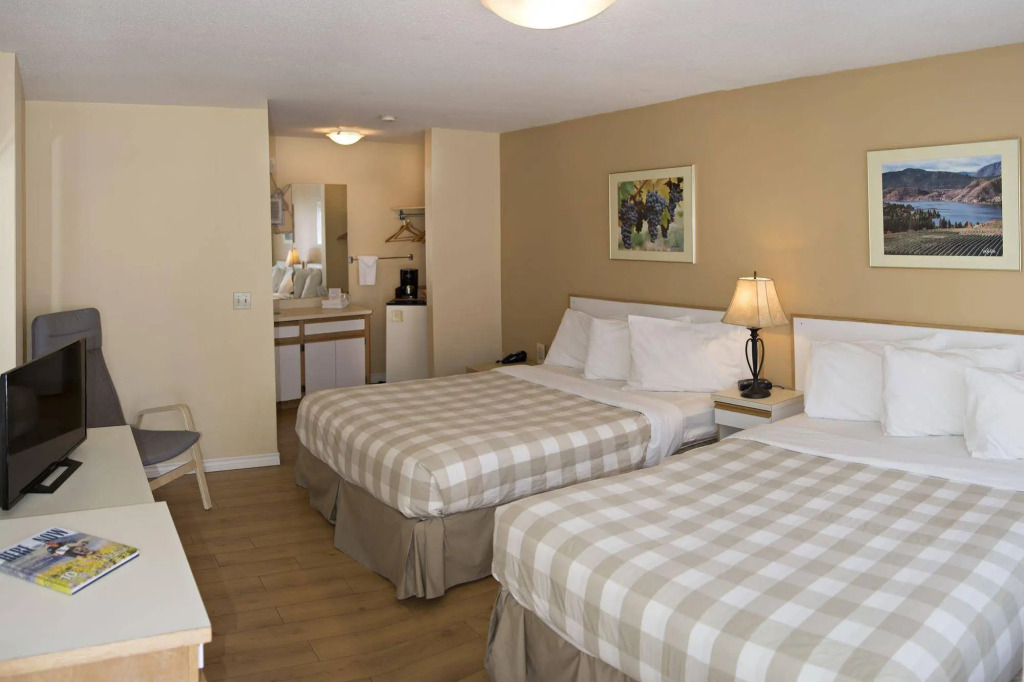 Crown Resort Motel