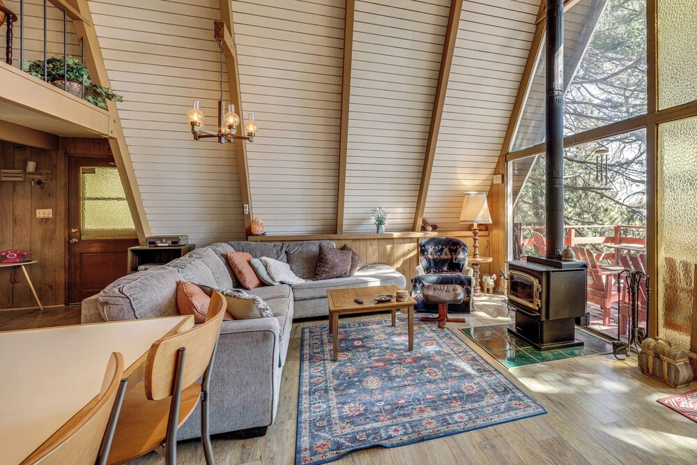 Running Springs Retreat: Ski, Hike & Relax