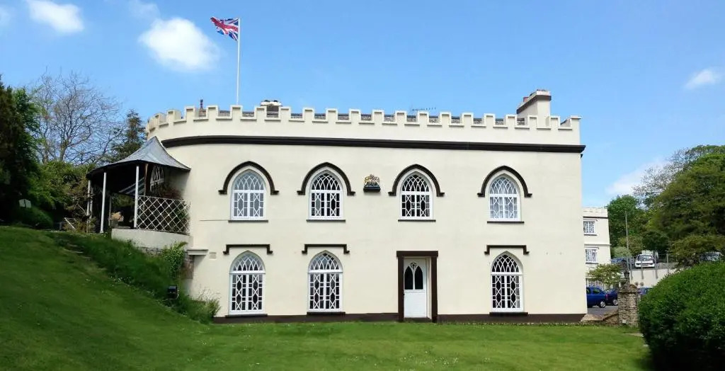 Royal Glen Hotel