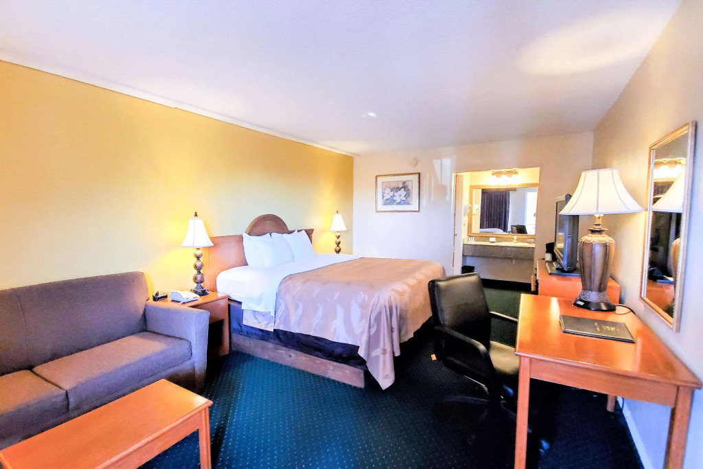 Quality Inn near Manatee Springs State Park