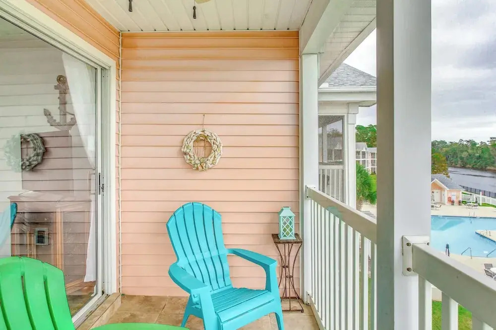 Myrtle Beach Waterfront Condo: 5 Mi to Boardwalk!
