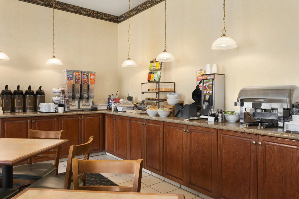 Country Inn & Suites by Radisson, St Charles Historic District