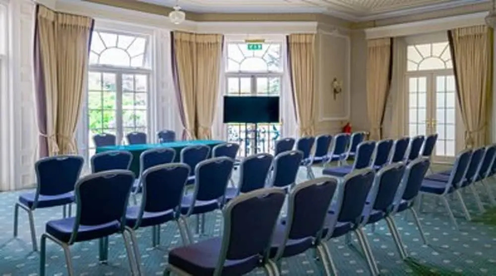 Phyllis Court Members Club