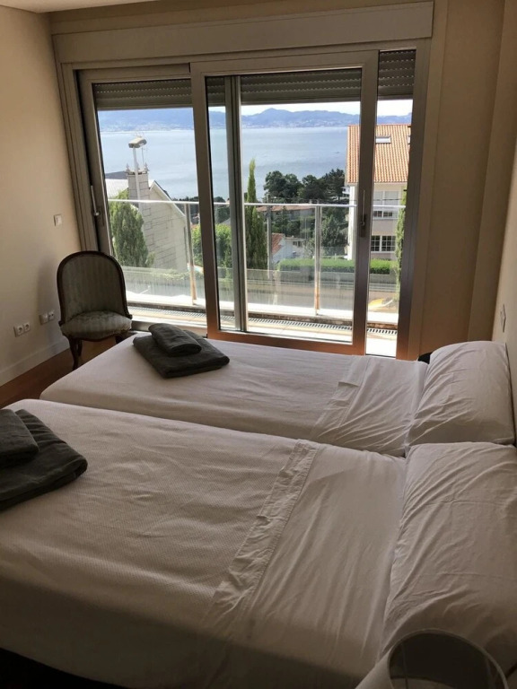 House With 3 Bedrooms in Sanxenxo, With Wonderful sea View, Private Po