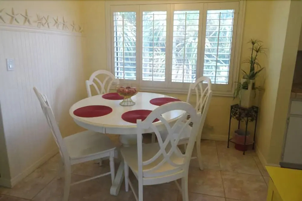 AM Beach Place Unit 6