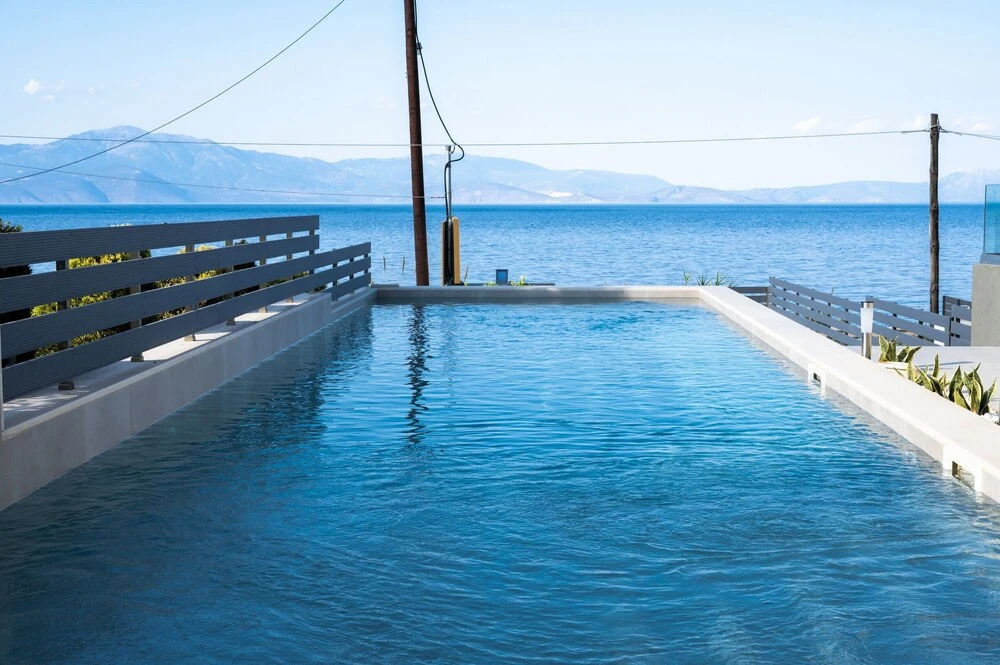 Theros Suites