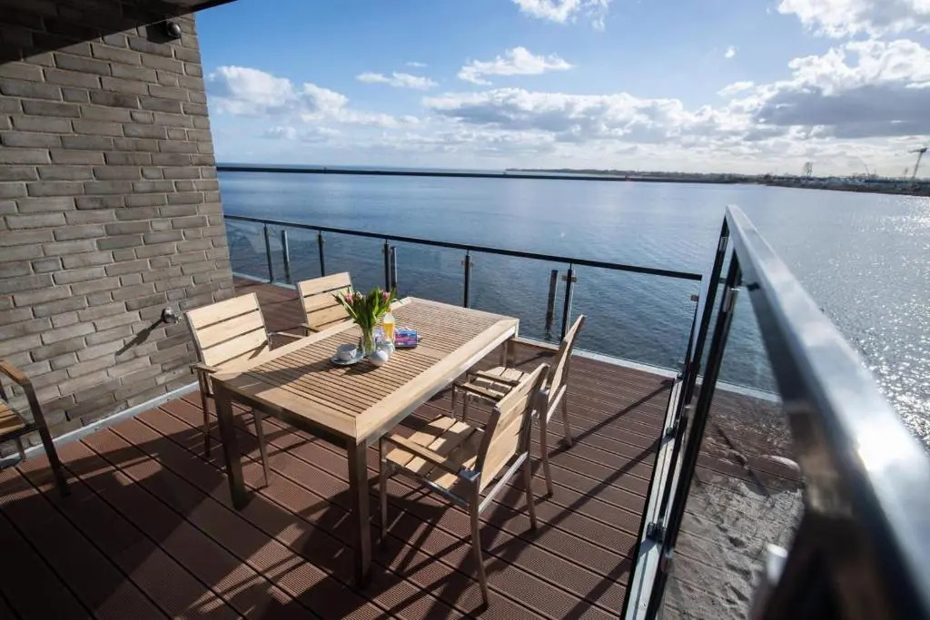 Dock 76 Promenade