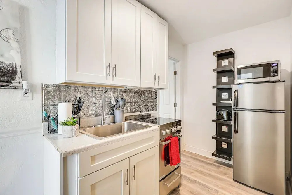 Hollywood Hideaway: Close to Dtwn & Beaches