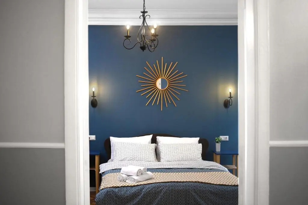 Sunburst Apartment