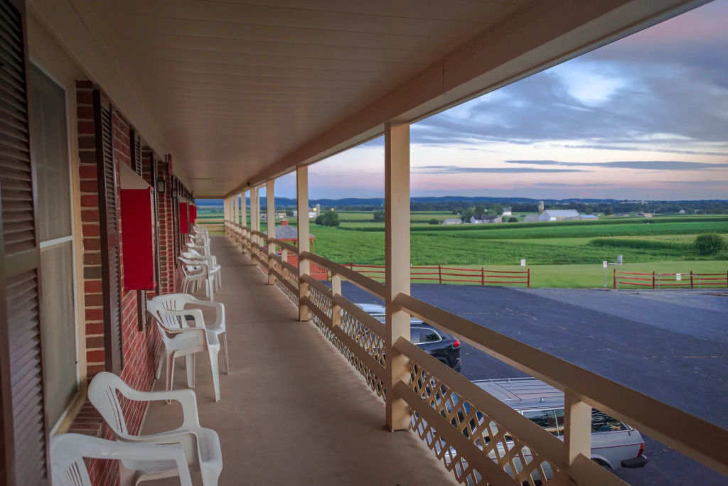 Harvest Drive Family Inn - Renovated Rooms