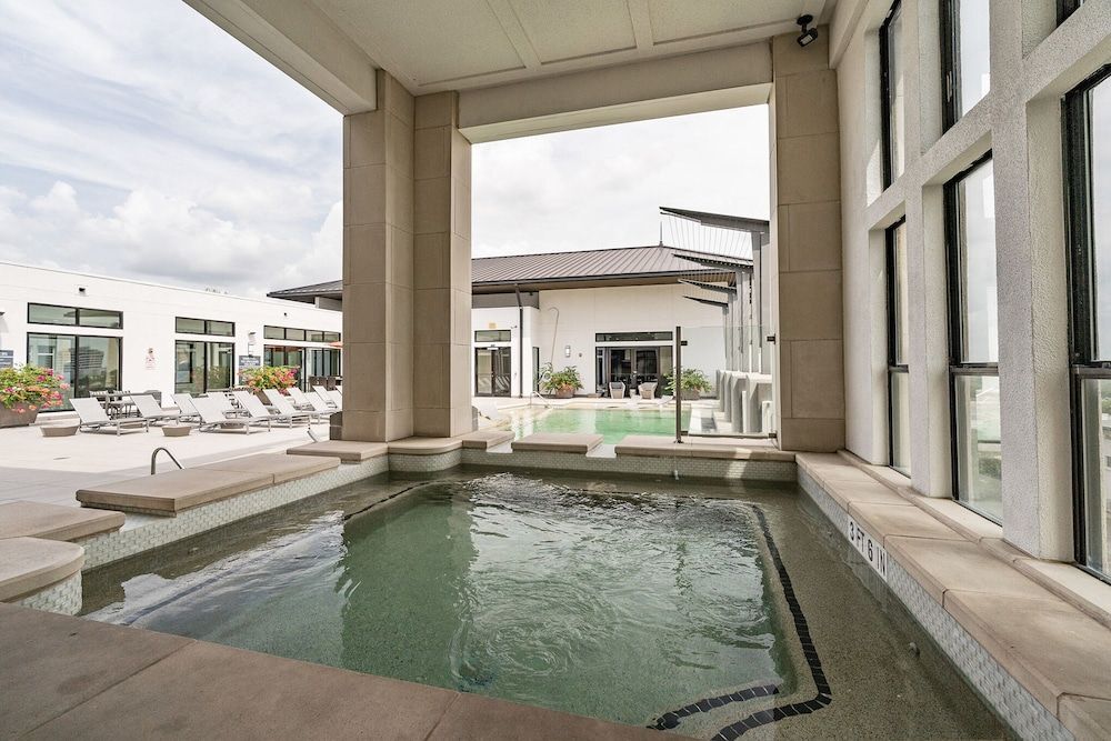The Luxury Suites of Houston