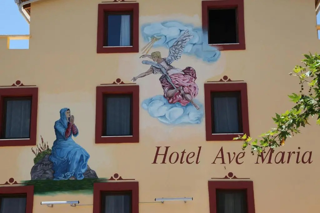 Hotel Ave Maria