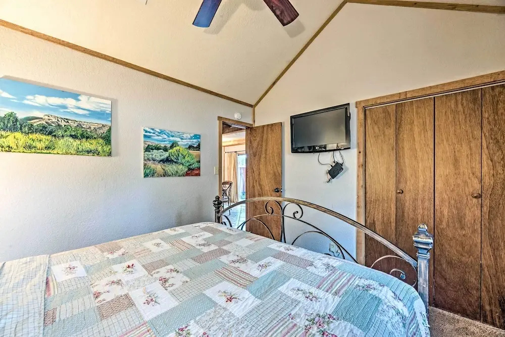 Ruidoso Cabin w/ Deck & Grill - Walk to Town!