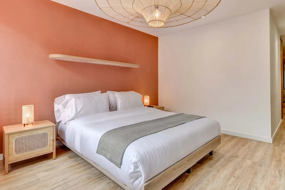 w Beautiful 1BR Retreat in Vibrant Zona T
