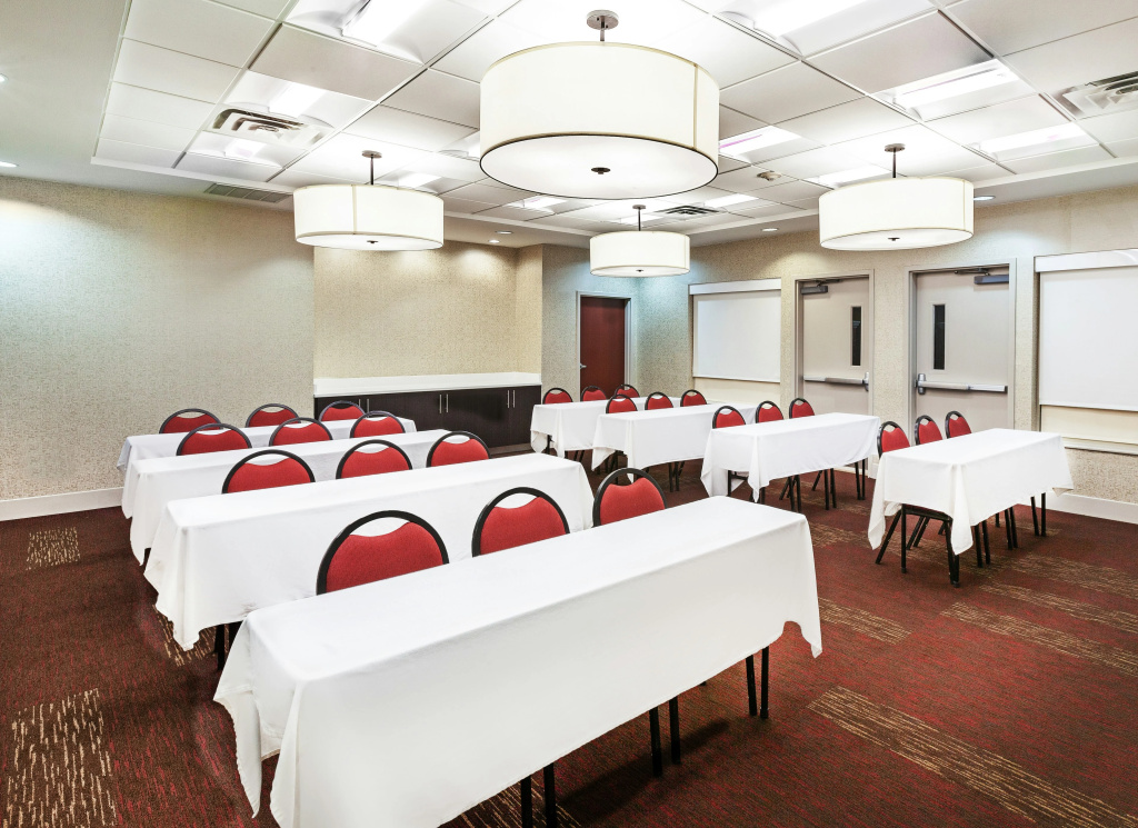 Holiday Inn Express Hotel and Suites Shreveport South Park Plaza by IHG