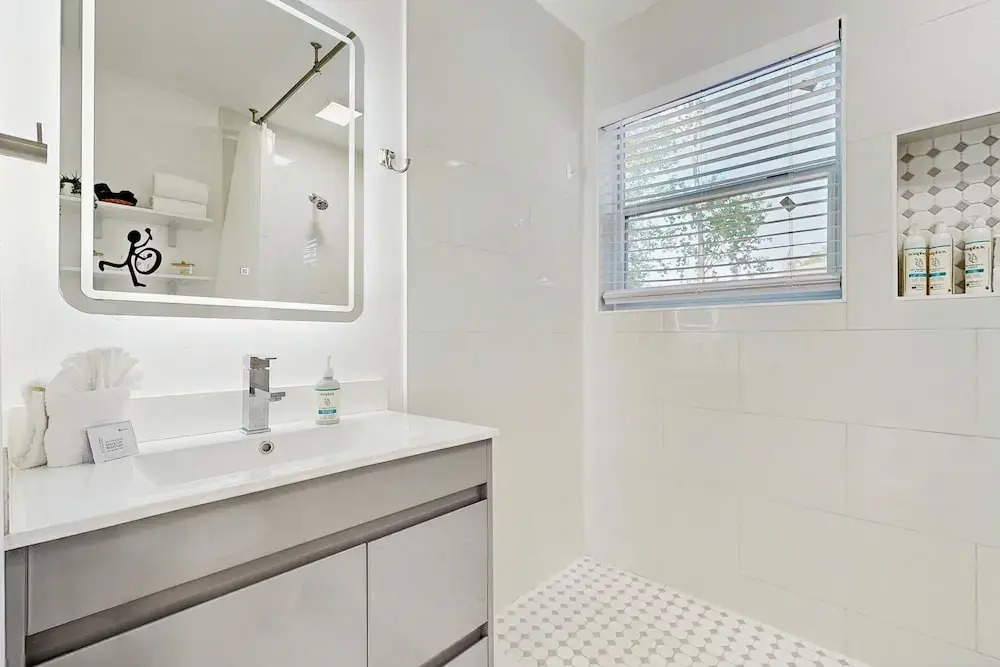 Stylish Avondale Home Pet-friendly & Walkable