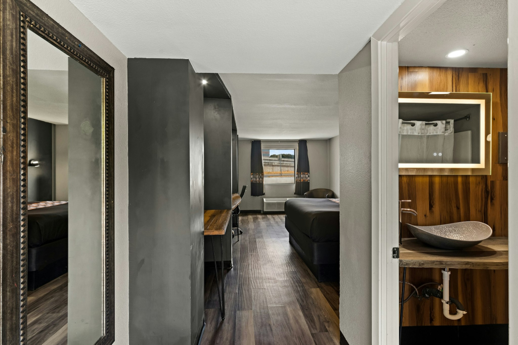 Rodeway Inn and Suites Austin