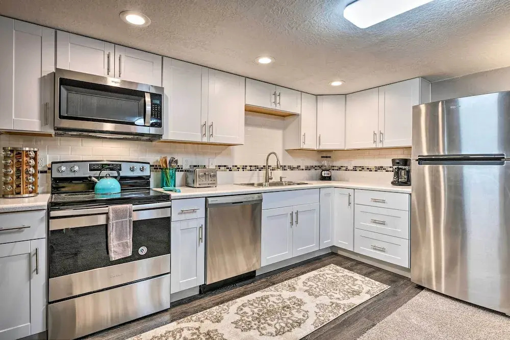 Modern Salt Lake City Apt.- 20mi to Snowbird!