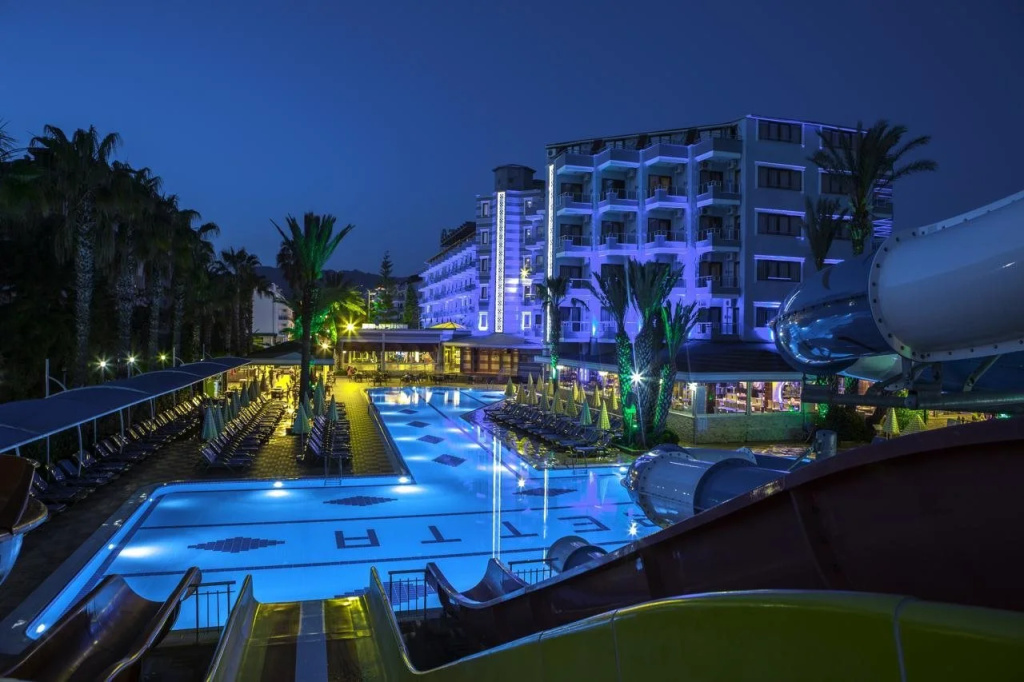 Caretta Beach Hotel