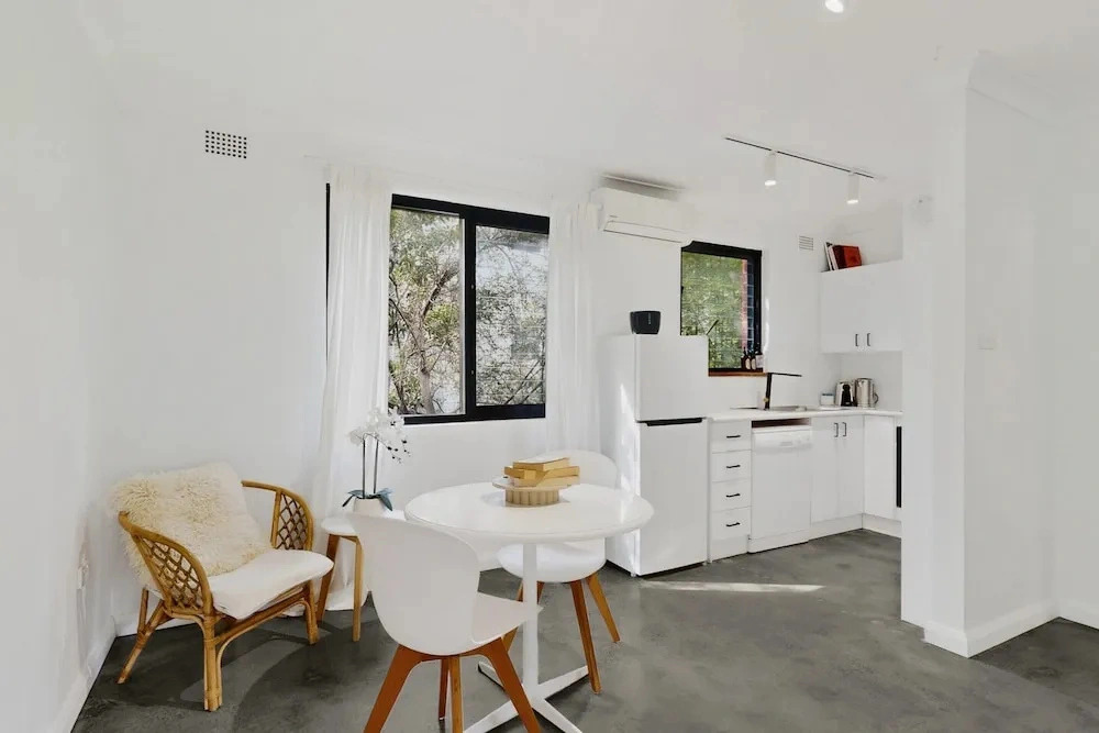 Beachside 1-bed Retreat With Parking Cronulla