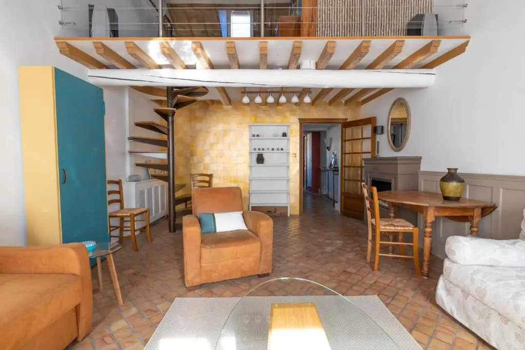 HYPERCENTRE 10 MIN DE LA GARE D'AVIGNON - Appartement charmant et lumineux