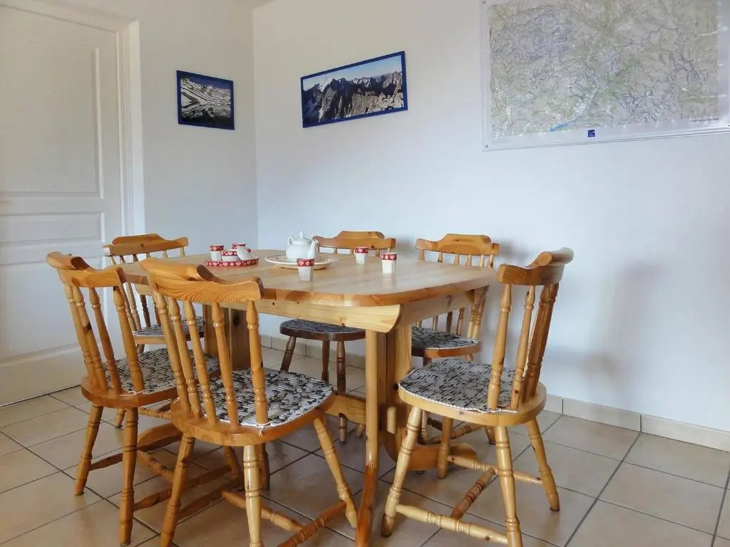 Bel appartement 67m² 2 chambres, parking, balcon sud - Briançon - FR-1-330C-72