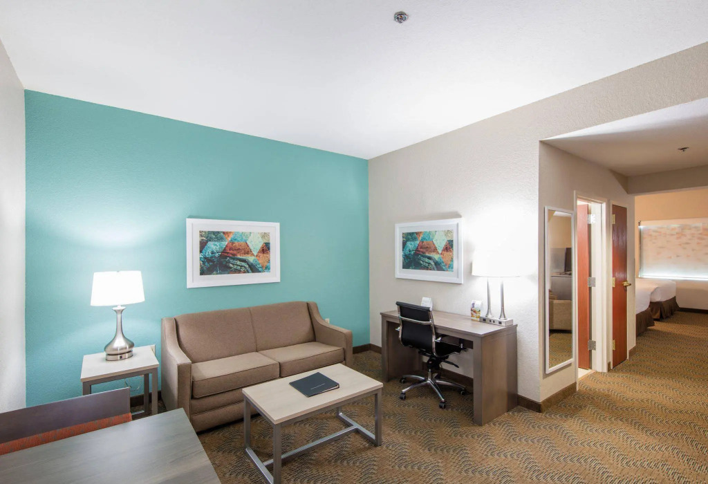 Holiday Inn & Suites Lake City by IHG