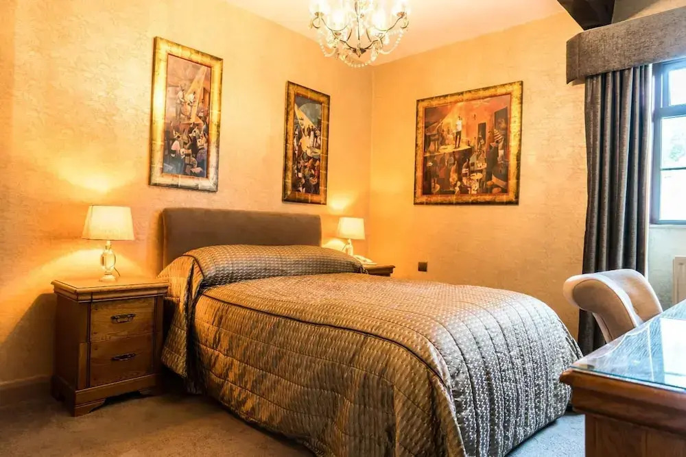 The Mews Hotel