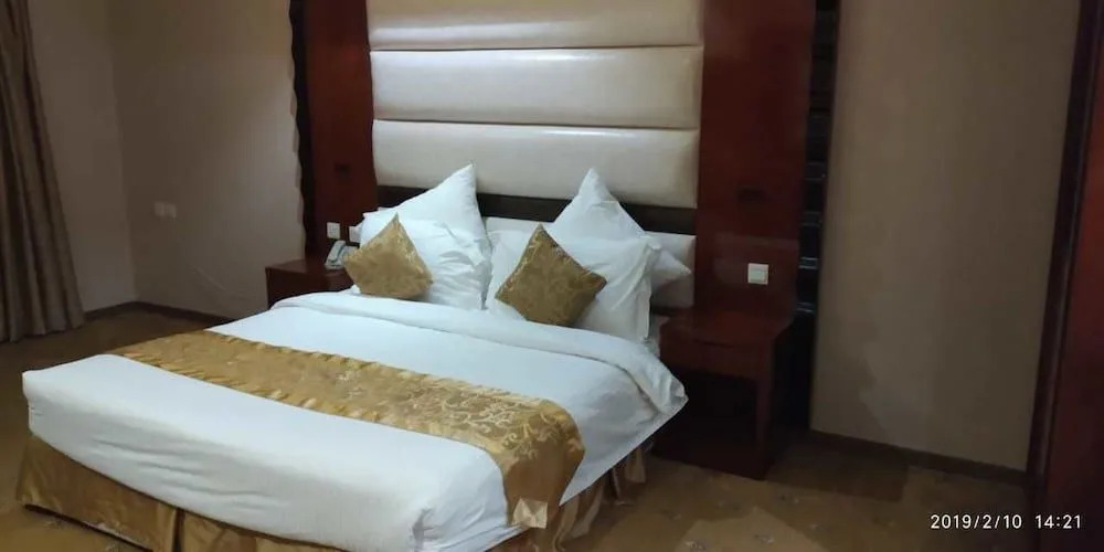 Sanam Hotel Suites