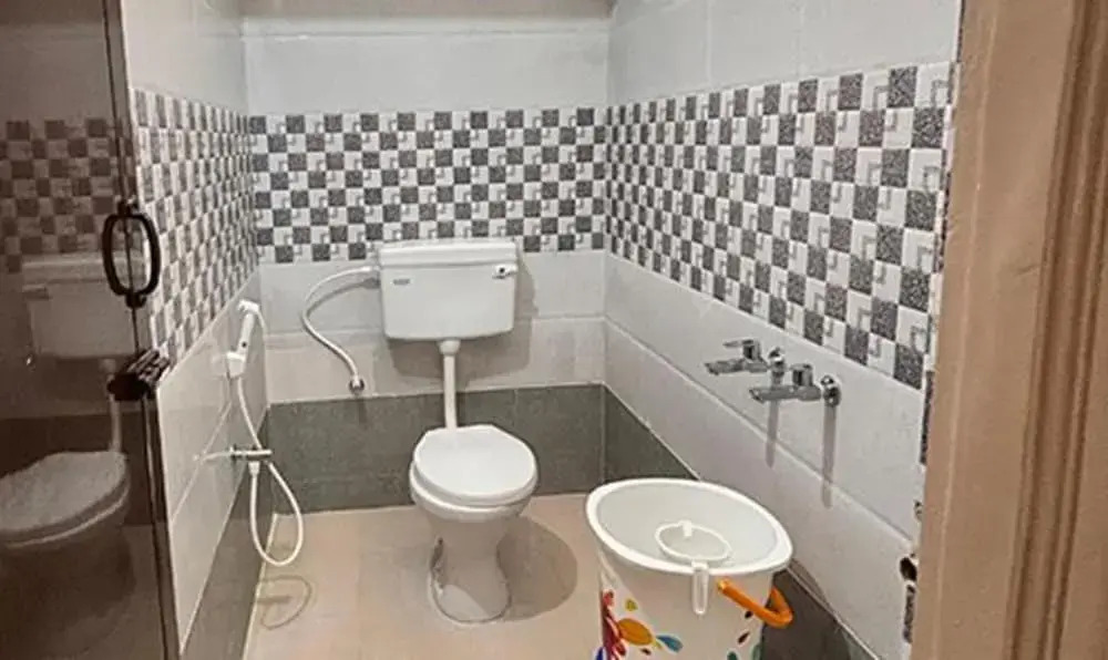 Fabhotel Royal Grand Ii