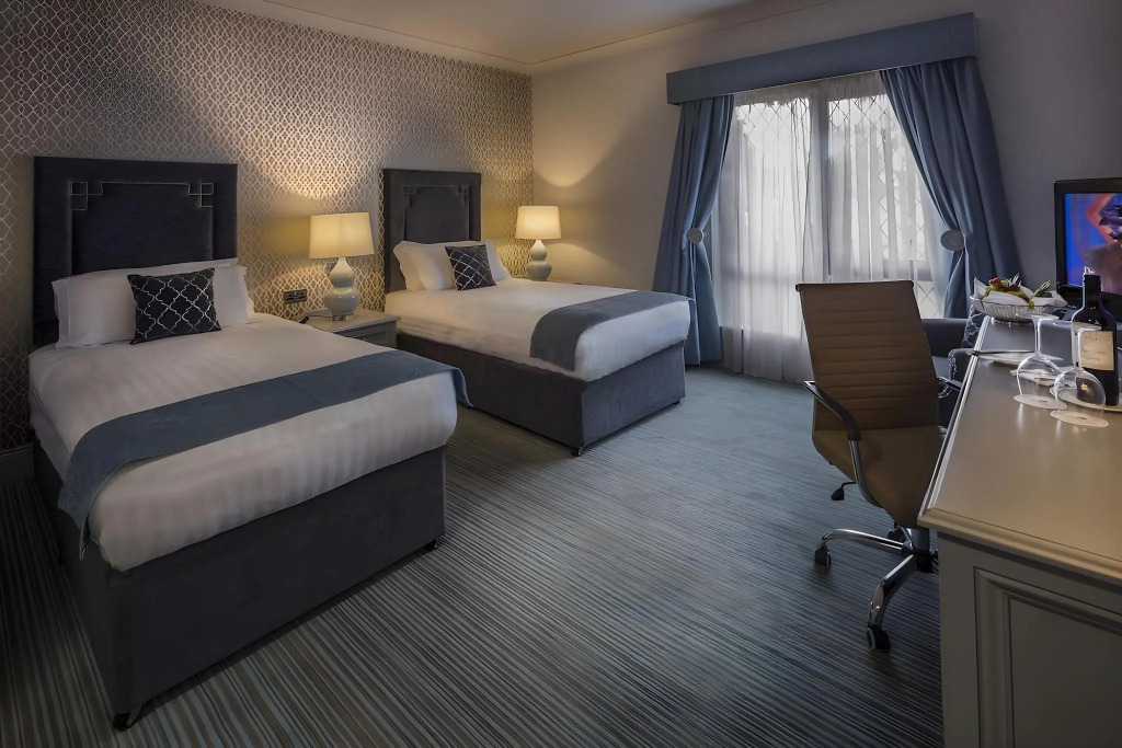 Treacys Oakwood Hotel, Shannon