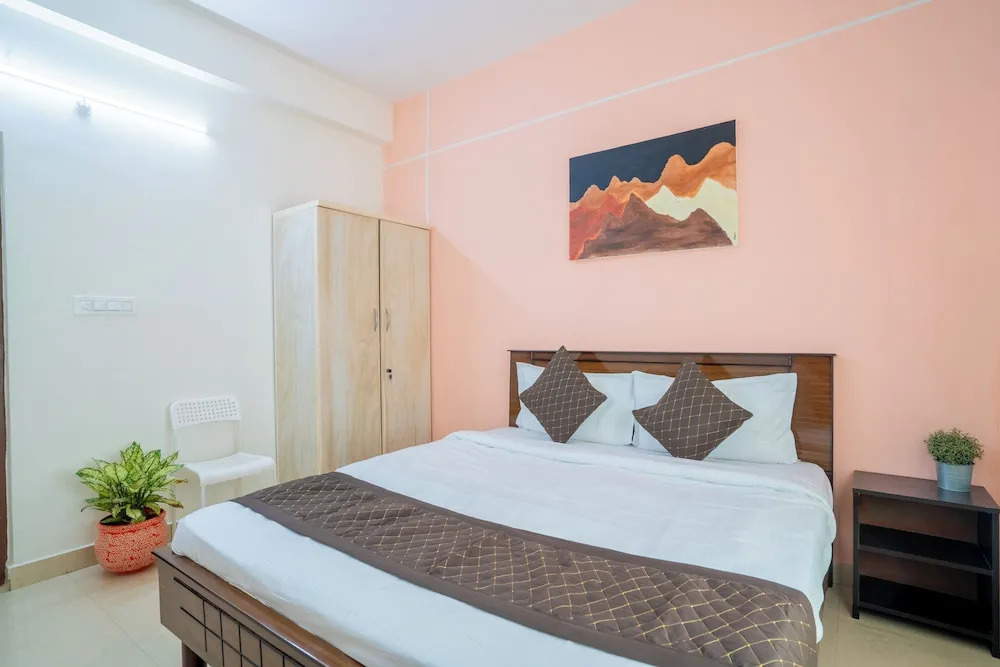 Collection O DLF CyberCity Hyderabad Formerly Key Suites