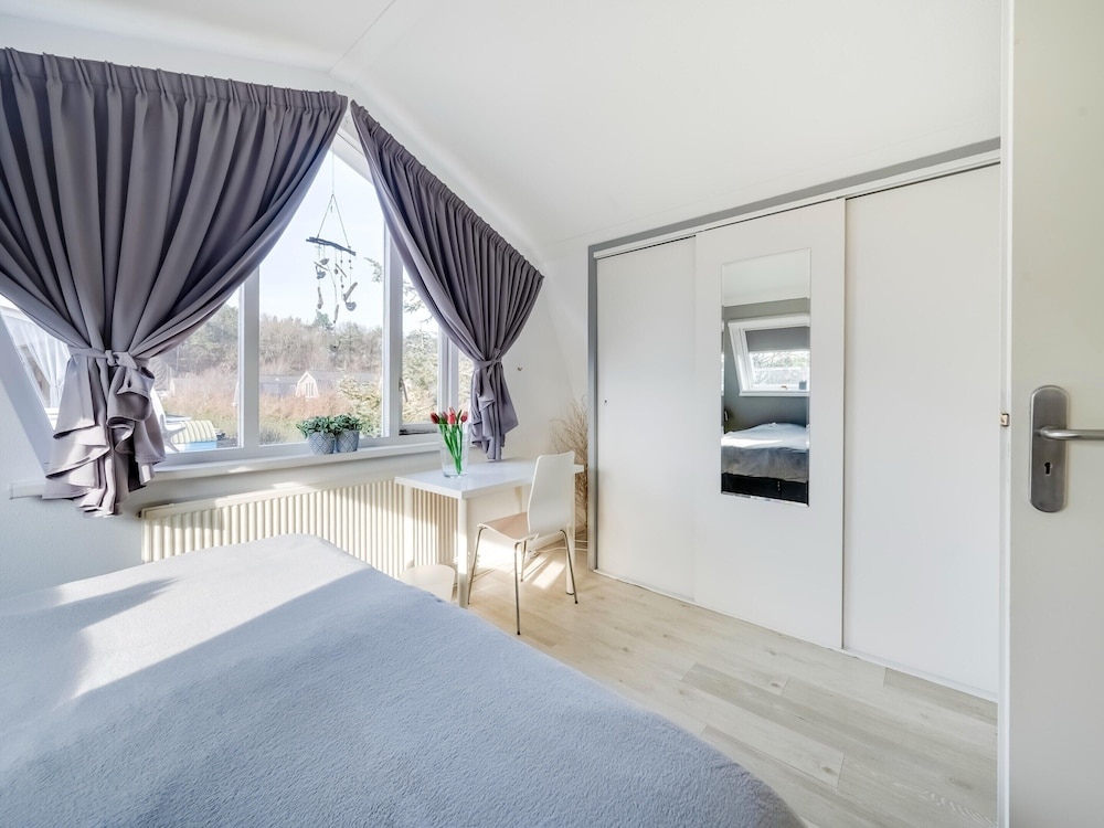Holiday Home Noordwijk near Beach & Sauna