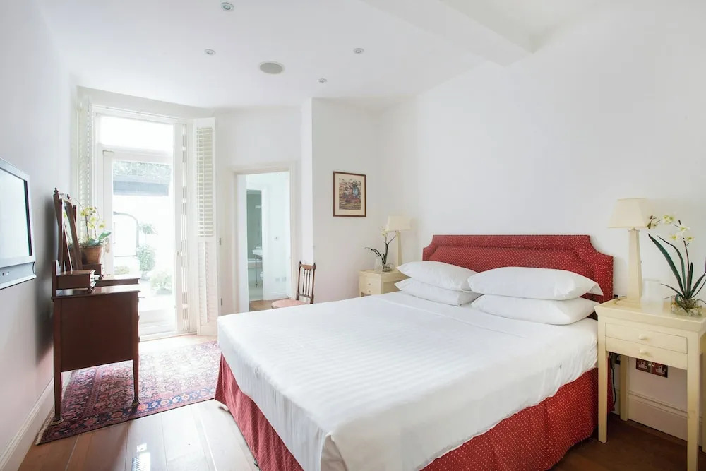 Courtfield Road II by Onefinestay
