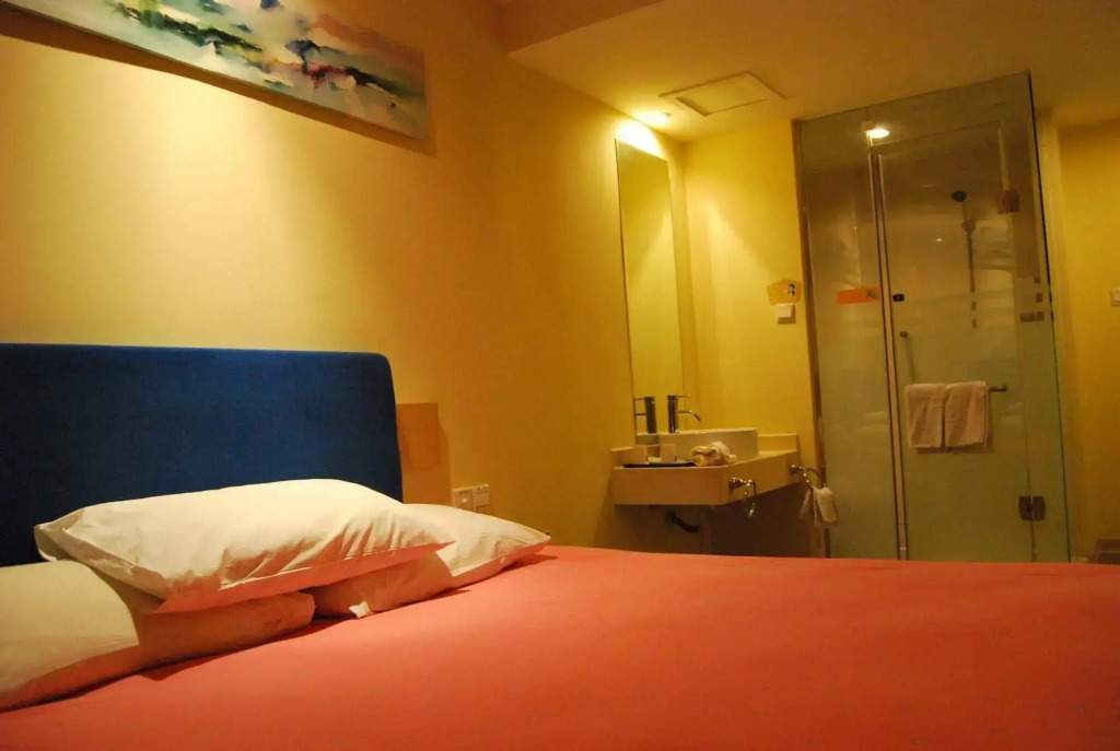 Home Inns Shanghai Hongqiao World Trade Xianxia Road
