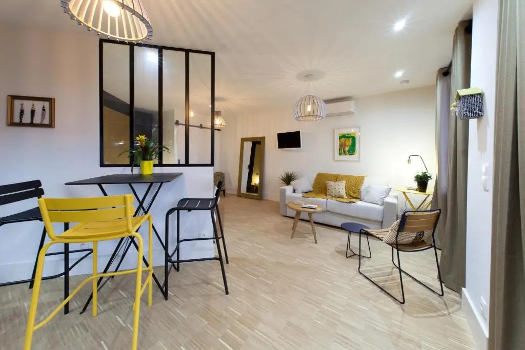 Appart Hotel Eugenie