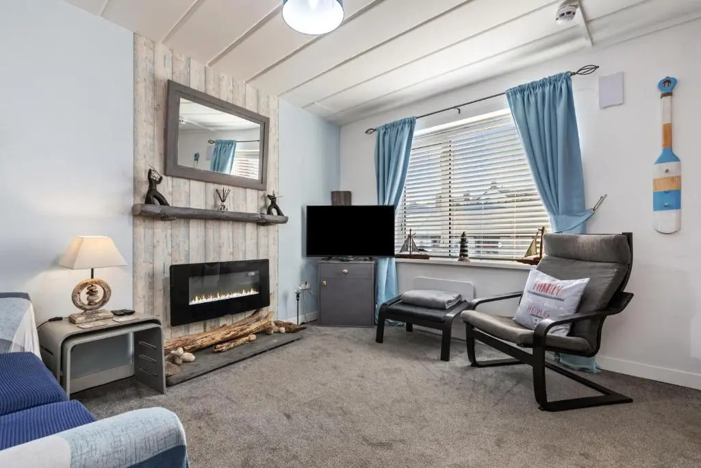 The Bay Apartment - Sea Views Village Centre