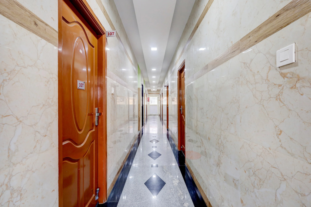 Townhouse Koyambedu Metro Station Chennai Formerly SR Residency