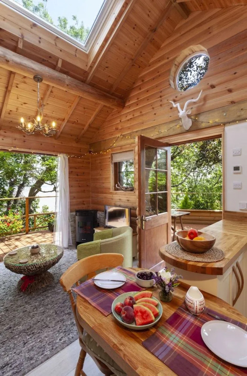 Porthole Log Cabin