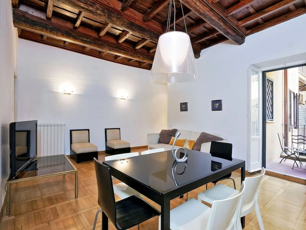 Charme Monti Small Terrace