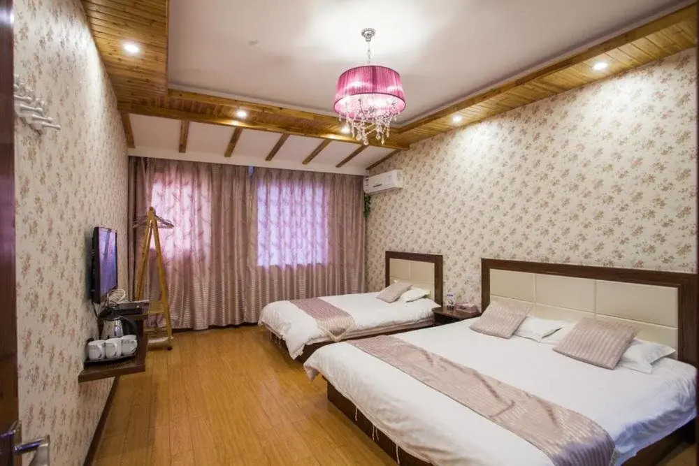 Wuzhen Times Town Theme Inn