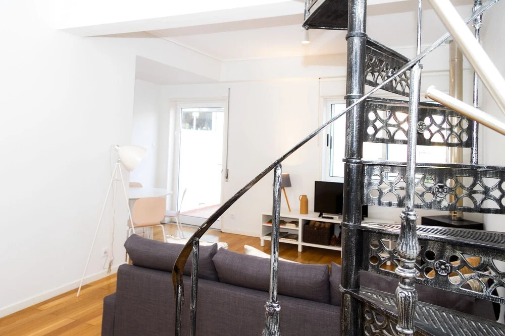 Liiiving - Downtown Balcony Apartment