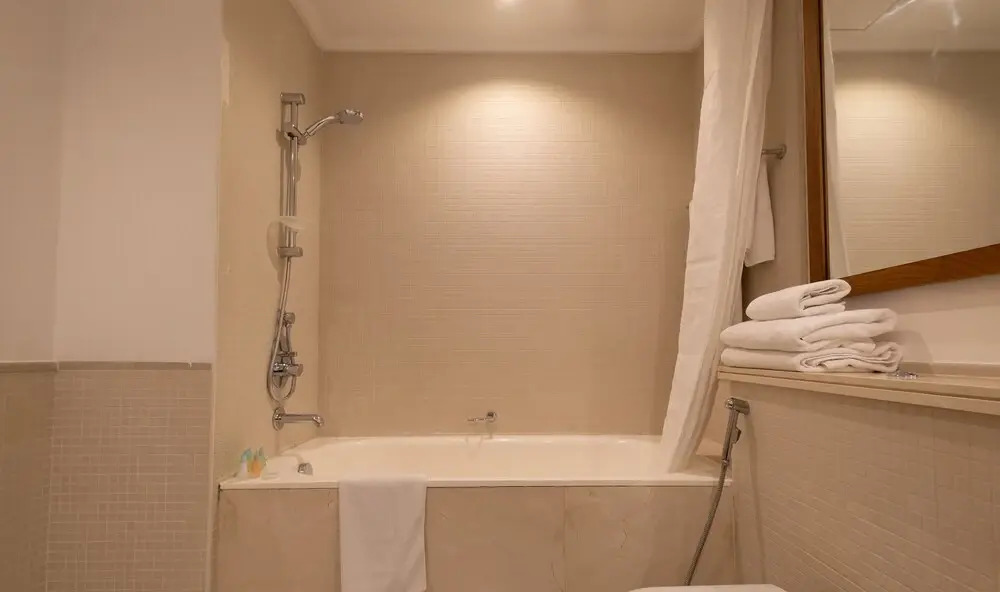 LUX | Marina Promenade 2 BR Prime location Apt