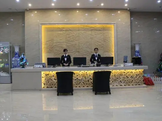 Haikou Xiangzhanglin Style Theme Hotel (Jinniuling Park Haiken Middle School)