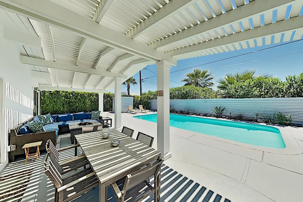 Sleek Alexander W/ Heated Pool, Near Downtown 3 Bedroom Home