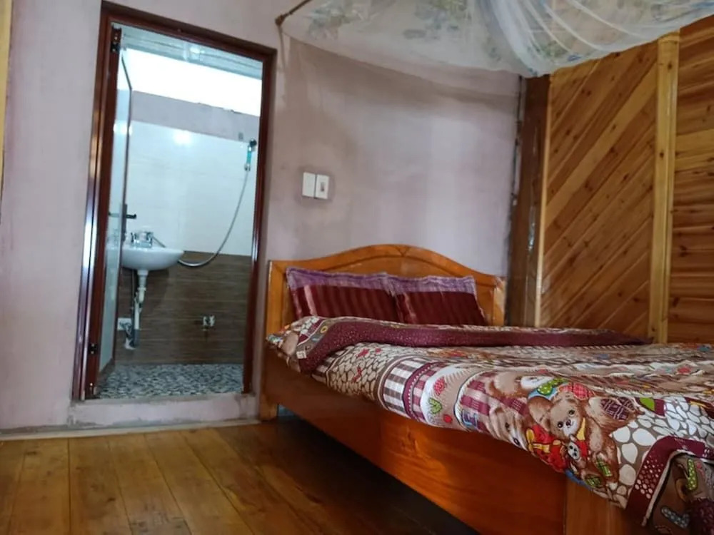 Lenh Family House