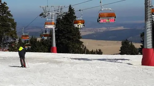 À La Montagne