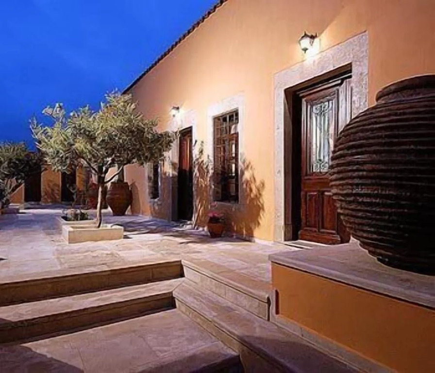Arhontiko Arhanes Suites